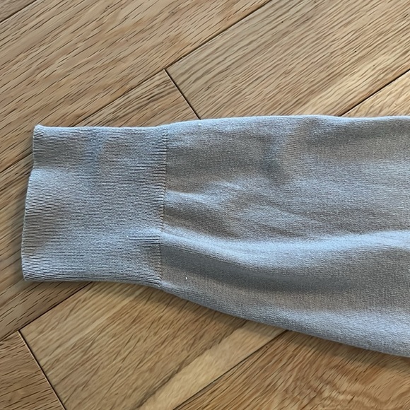 🔥 J Crew cardigan beige tan white button, used but good shape. Size tag removed - Picture 4 of 6